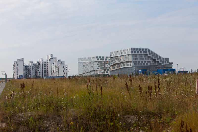Wohnblöcke Staevnen (links, Lauritzens 2008) und 8-Tallet (rechts, Ingels 2010)